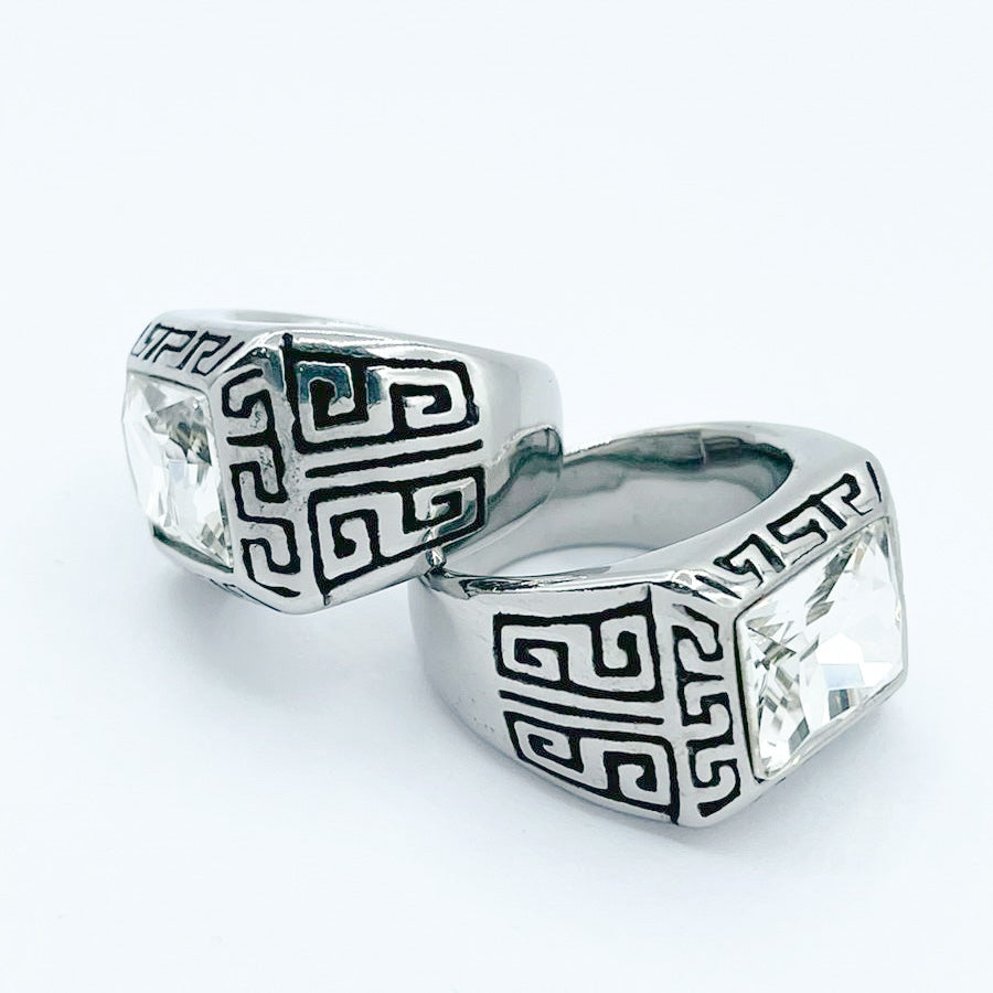 ANILLO HOMBRE-NIÑO
DORADO PIEDRA RECTANGULAR