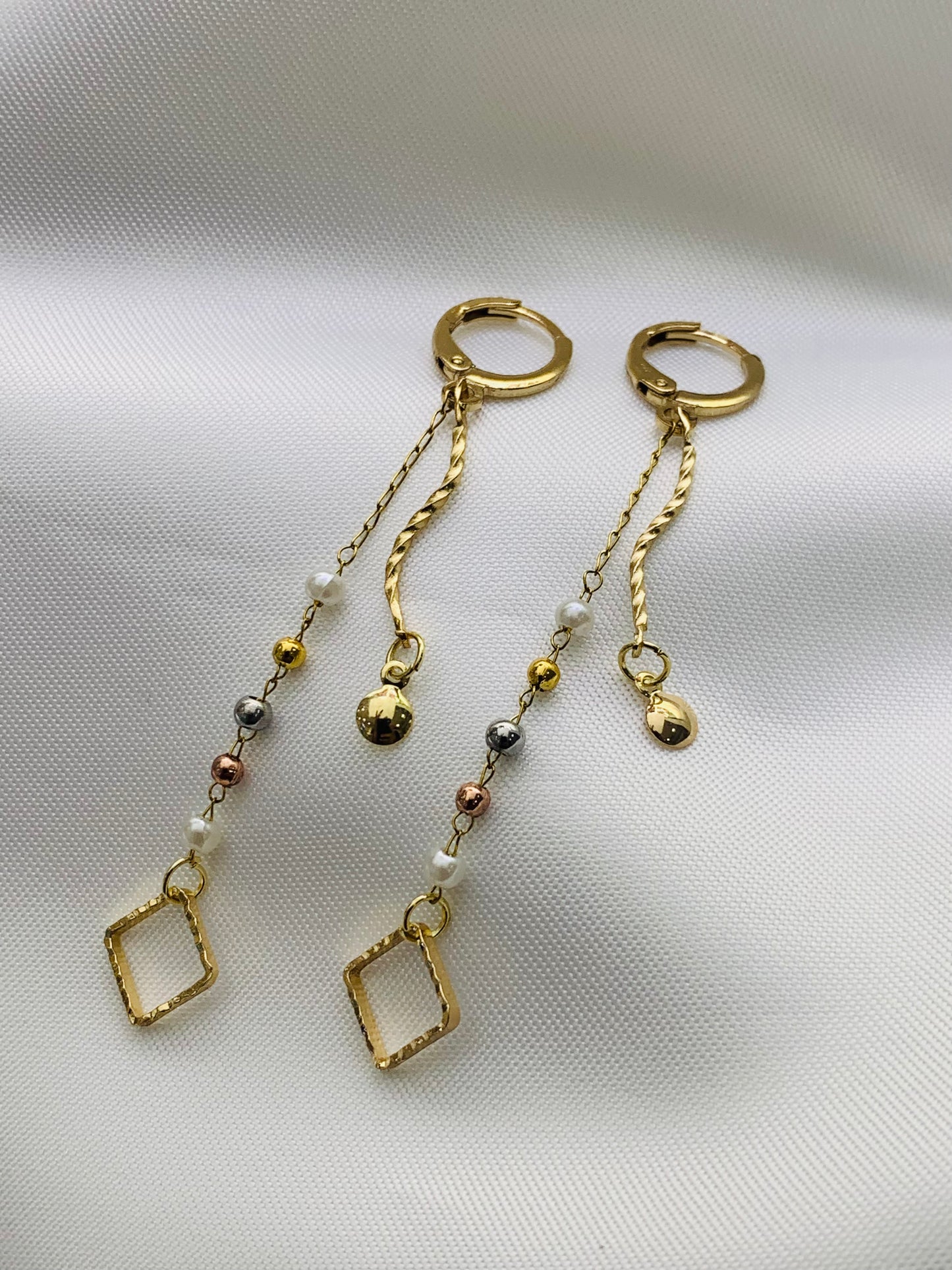 Arete Dorado Perla Tres Oros