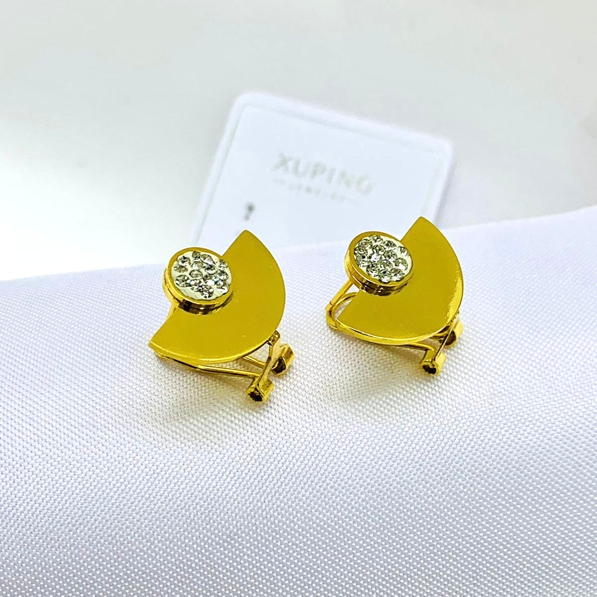 Arete Rodio Dorado Circón blanco