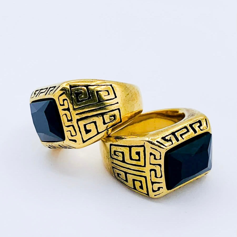 ANILLO HOMBRE-NIÑO
DORADO PIEDRA RECTANGULAR