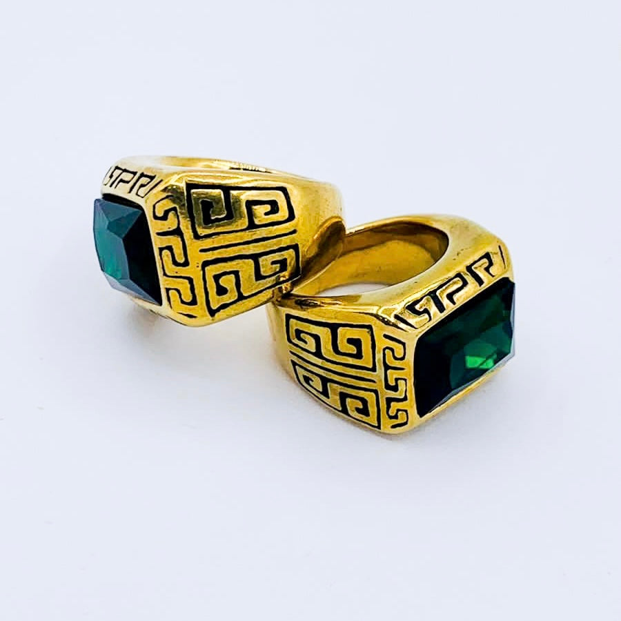 ANILLO HOMBRE-NIÑO
DORADO PIEDRA RECTANGULAR