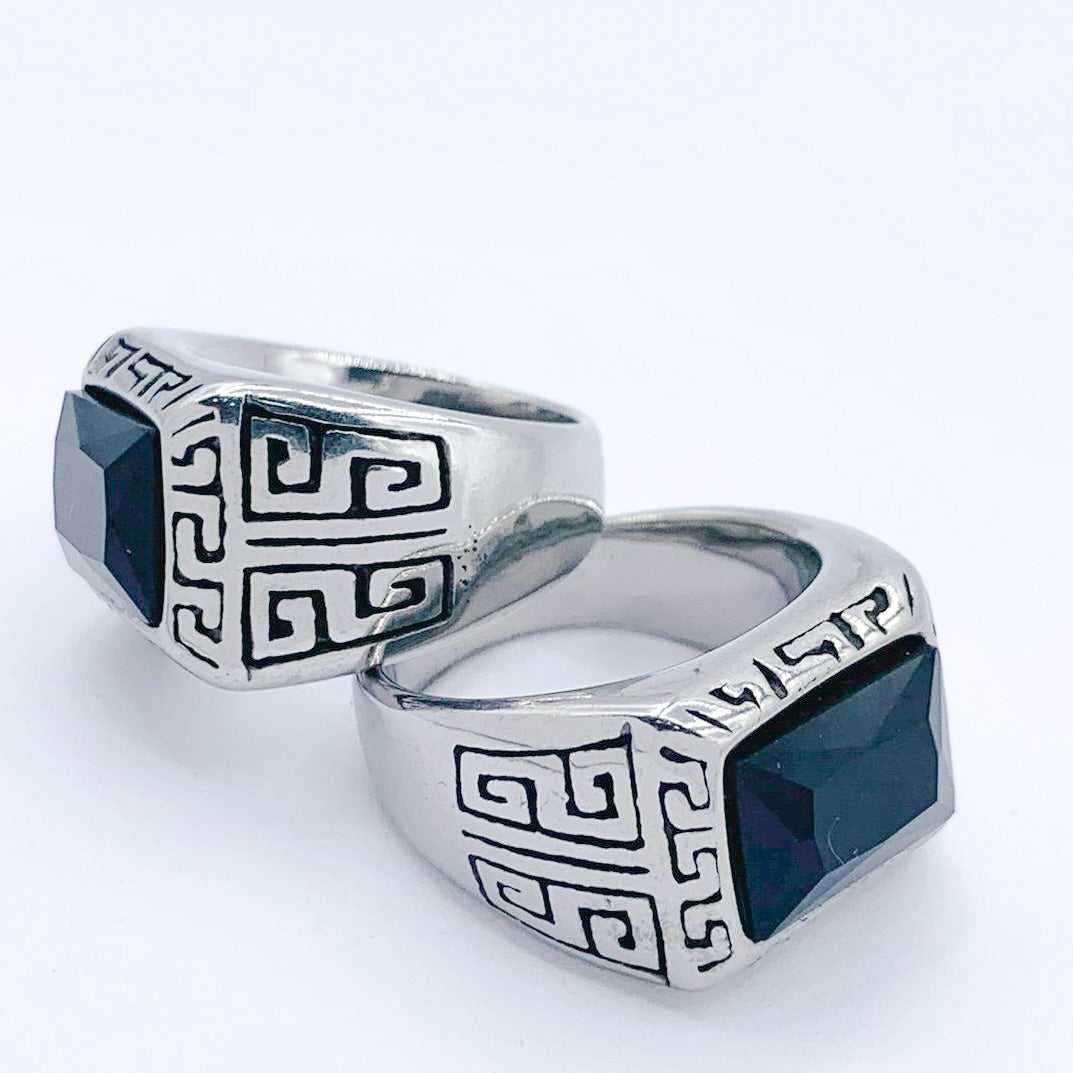 ANILLO HOMBRE-NIÑO
DORADO PIEDRA RECTANGULAR