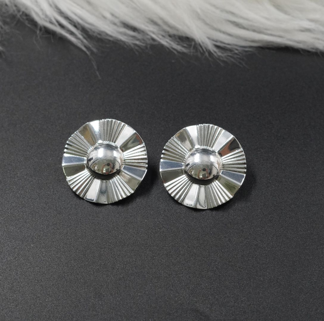 ARETE RODIO CIRCULAR TIPO FLOR PLATEADO